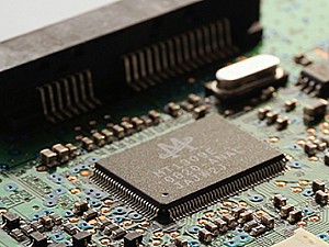 ステッパードライバーは、ArduinoとRaspberry Piの3.3V信号電圧を受け入れますか？