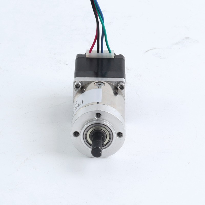 Nema 11 ステッパー L=31mm、リアシャフト、ネジ穴、ギア比 27:1 ギアボックス付き
