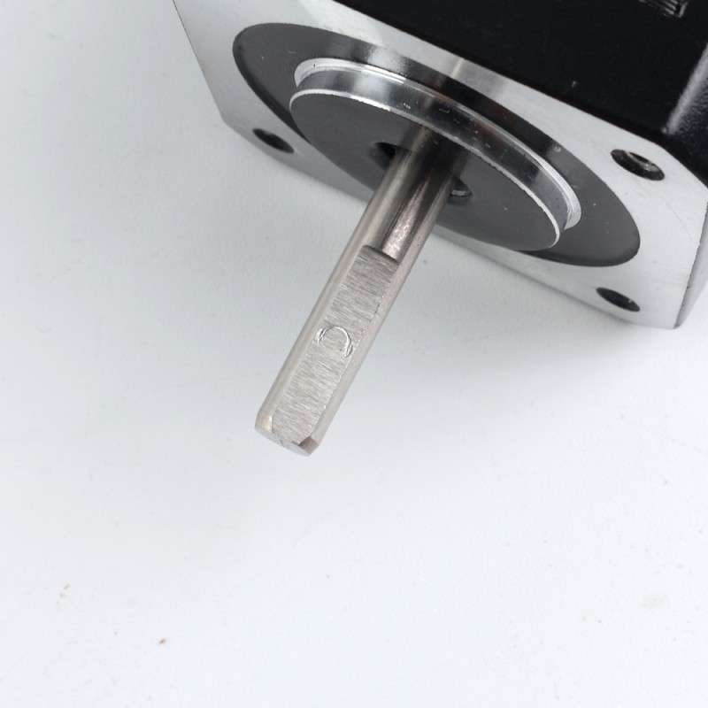 Nema 17 バイポーラ 0.9deg 46Ncm(65.1oz.in) 2A 42x42x48mm 4 ワイヤ