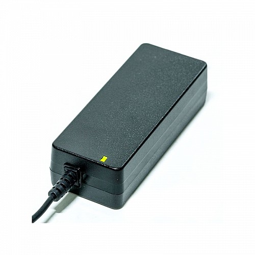 GST40A15-P1J MEANWELL 40W 15VDC 2.67A 115/230VAC AC-DC 信頼性の高いグリーン産業用アダプタ GST40A15-P1J MEANWELL 40W 15VDC 2.67A 115/230VAC AC-DC 信頼性の高いグリーン産業用アダプタ