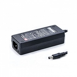 GST60A05-P1J MEANWELL 30W 5VDC 6A 115/230VAC AC-DC 信頼性の高いグリーン産業用アダプタ