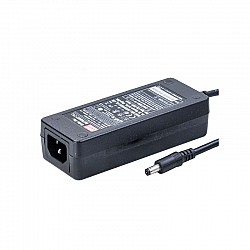 GST60A07-P1J MEANWELL 45W 7VDC 6A 115/230VAC AC-DC 信頼性の高いグリーン産業用アダプタ