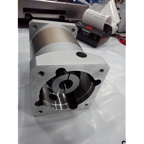 中古品 - EG シリーズ遊星ギアボックス ギア比 20:1 バックラッシュ 20arc-min 12.7mm シャフト Nema 34 ステッピング モーター用 - EG34-G20-D13-USED | StepperOnline